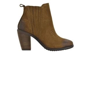 Anthropologie GeeWawa Colorado Boot NIB 8.5